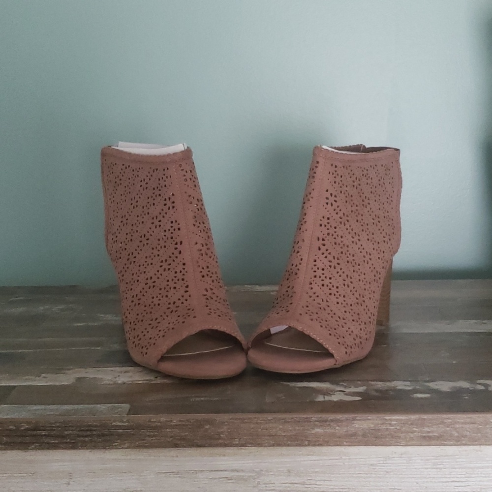 Lauren Conrad Hazelnut Women's Peep Toe…